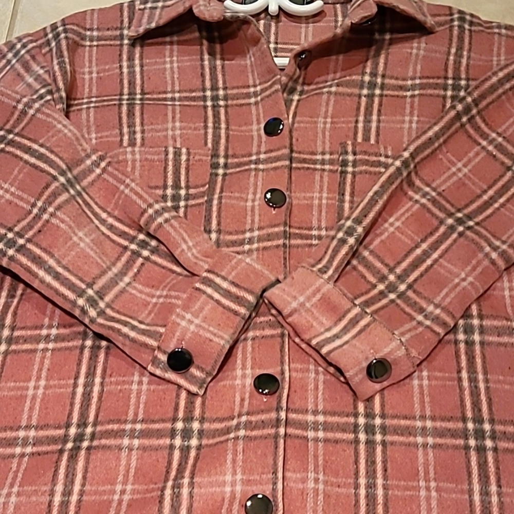 Shacket - Picture 4 of 6